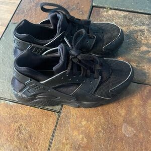 Youth Nike Hurricane size 4